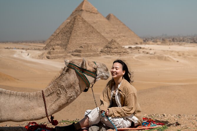 Giza Pyramids Photoshoot with Jumping Horse, Camel and Sphinx - What the guide and photographer add