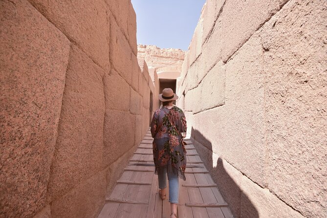 Giza Pyramids, Sphinx, Saqqara and Memphis Full-Day Cairo Tour - The Giza Pyramids: Cheops, Chephren, and Mycerinus
