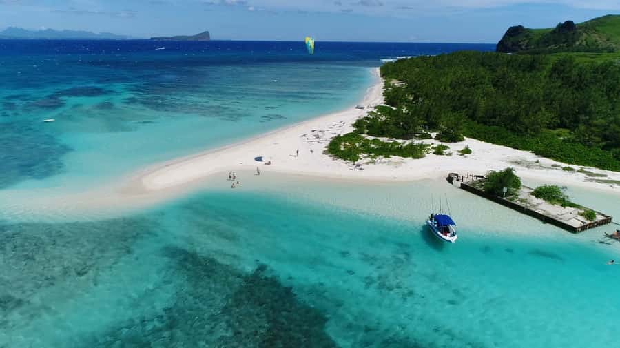 Grand Baie: Catamaran 3 Islands Cruise & Lunch on the Island - Key points to know before you book