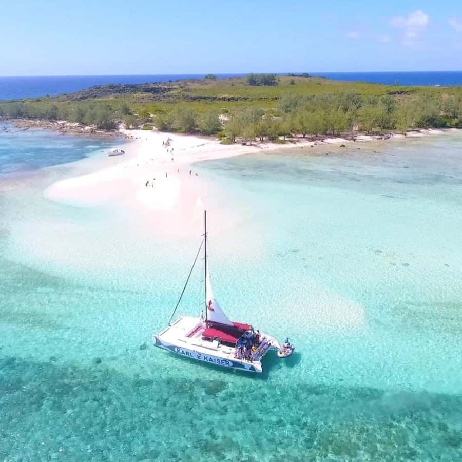 Grand Baie: Catamaran 3 Islands Cruise & Lunch on the Island - Coin de Mire, seen from the water