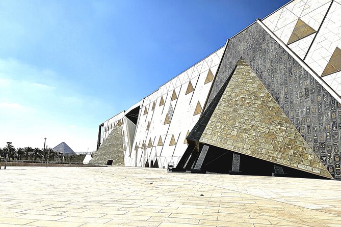Grand Egyptian Museum, Grand staircase, New Galleries & lunch - The open court and Ramses II
