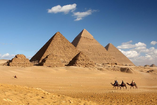 Half-Day Private tour to Pyramids of Giza and Sphinx - Why a private Giza tour can be worth the money