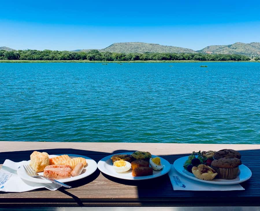 Hartbeespoort: 2-Hour Dam Cruise with South African Food - Boarding, the welcome drink, and the first look at the dam