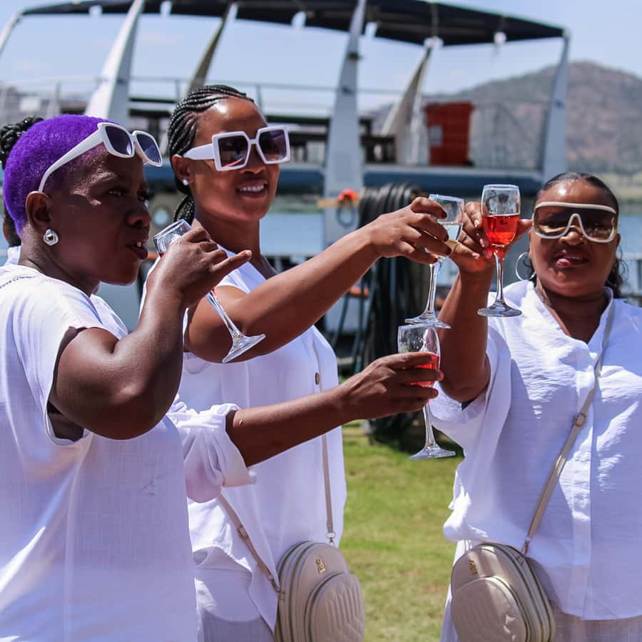 Hartbeespoort Dam: 1 Hour Standard Scenic Boat Cruise - The first stretch toward Pecanwood and the Islands