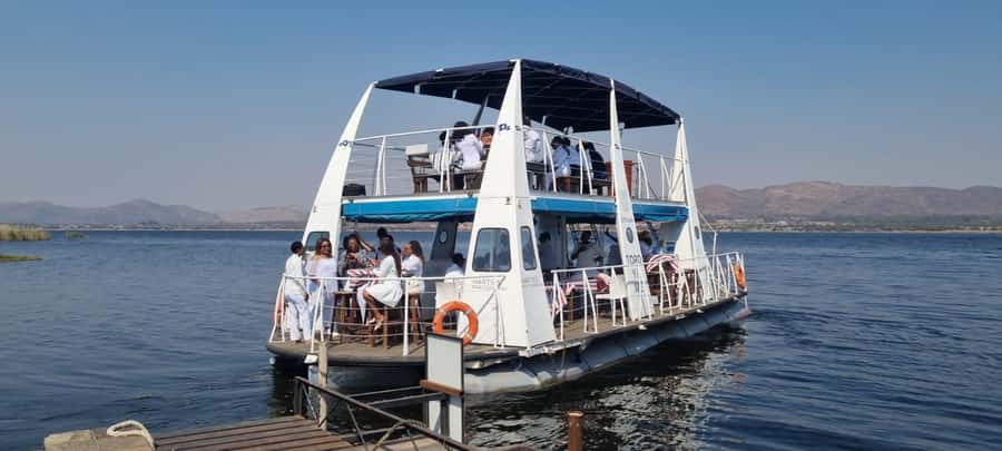 Hartbeespoort Dam: 1 Hour Standard Scenic Boat Cruise - Families, celebrations, and a relaxed afternoon