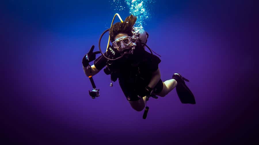 Hurghada: 1, 2, 3, 4, or, 5-Day Scuba Diving Package - The yacht, lunch, and time between sessions