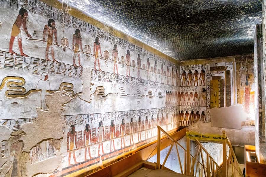 Hurghada: 2-Day Luxor Tour with Hotel, Balloon, & Boat Ride - Lunch before the return to Hurghada
