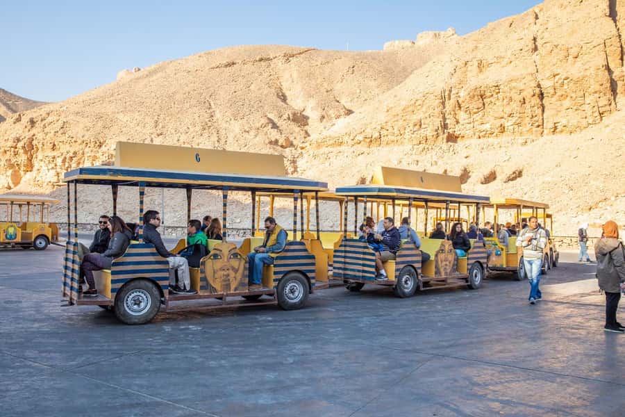 Hurghada: 2-Day Luxor Tour with Hotel, Balloon, & Boat Ride - A felucca ride at sunset