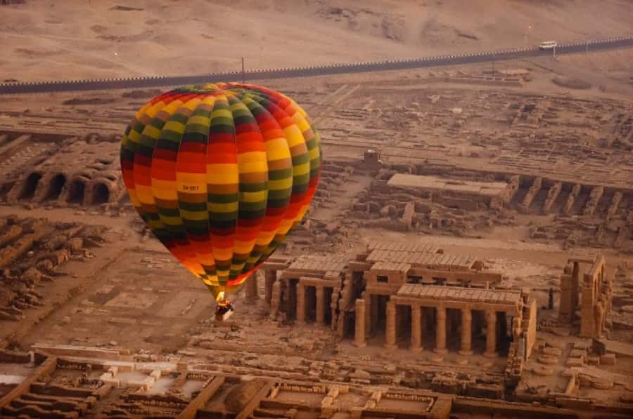 Hurghada: 2-Day Luxor Tour with Hotel, Balloon, & Boat Ride - Luxor Temple and Karnak Temple on the East Bank