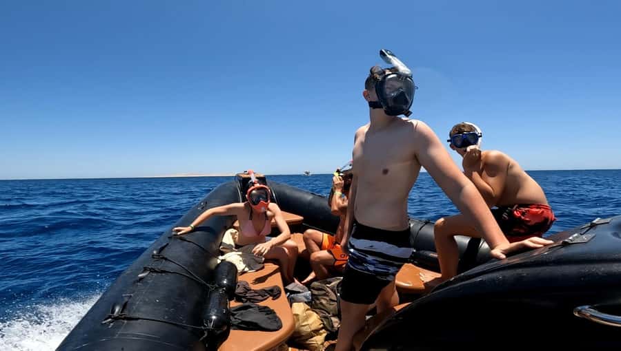 Hurghada: 3-Island Speedboat, Dolphin Watching & Snorkeling - Key points to know before booking