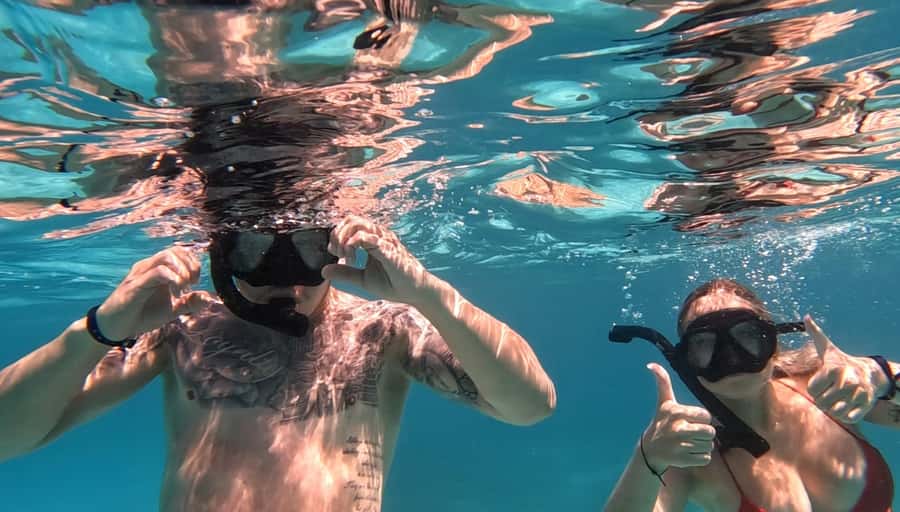 Hurghada: 3-Island Speedboat, Dolphin Watching & Snorkeling - Abu Monkar sandbank: the photo stop