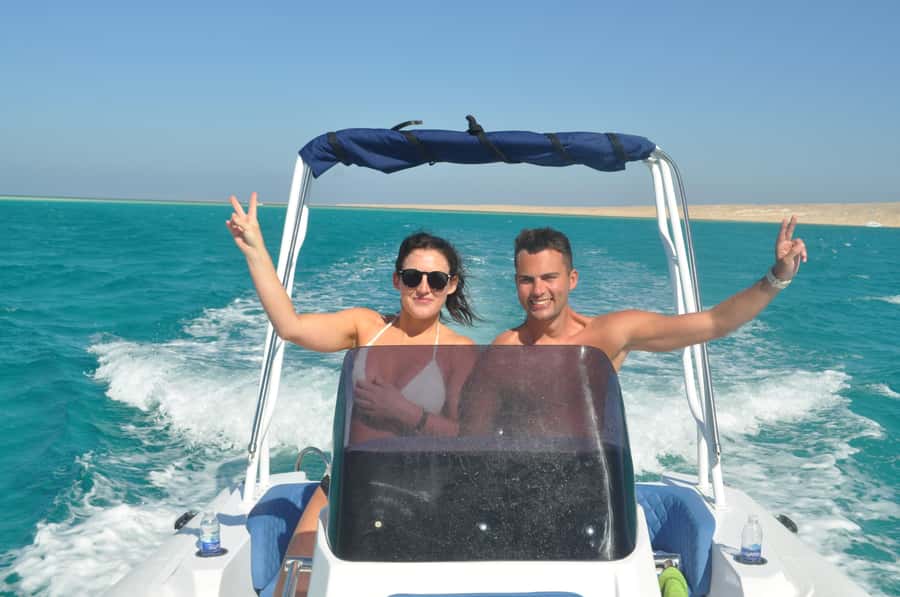 Hurghada: 6 Islands Tour with Dolphin Watching & Snorkelling - What this six-island day is really like