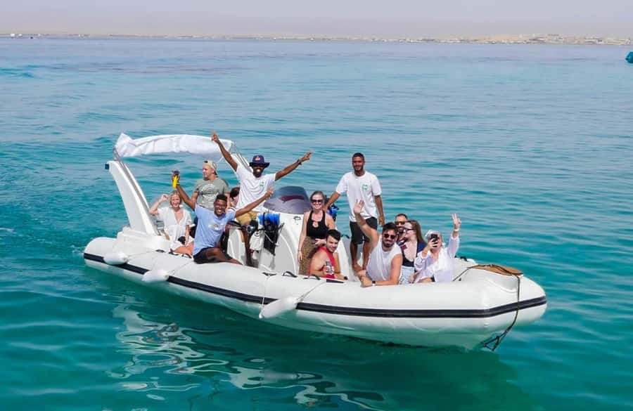 Hurghada: 6 Islands Tour with Dolphin Watching & Snorkelling - Juzur Abu Monqar and the white sandbanks