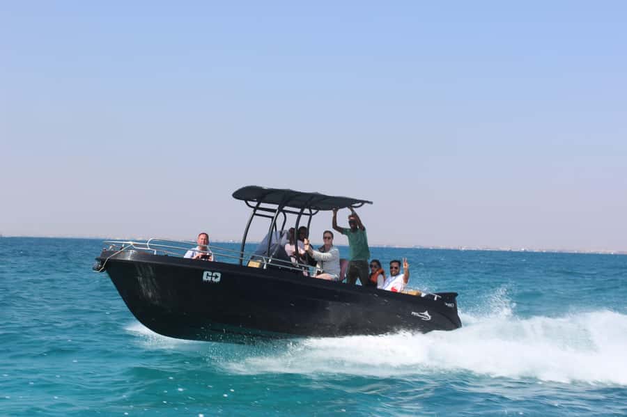 Hurghada: 6 Islands Tour with Dolphin Watching & Snorkelling - How the boat ride affects comfort