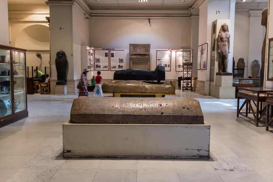 Hurghada: Cairo Pyramids, Sphinx, Museum & Bazaar Day Tour - The Great Pyramid and Giza Plateau