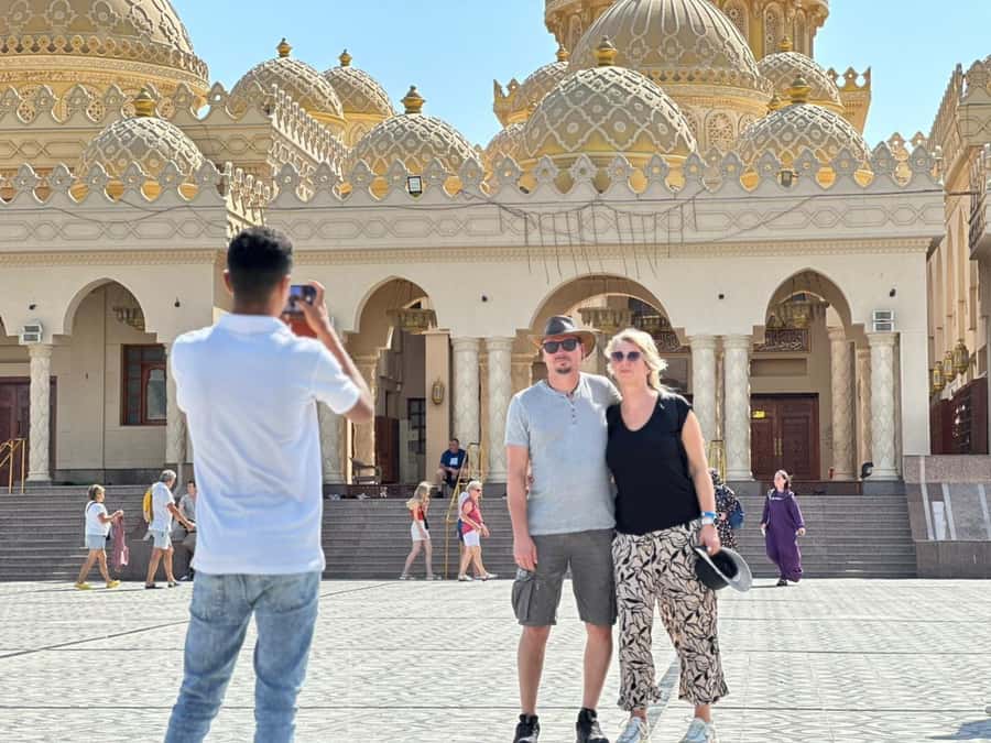 Hurghada: City Guided Tour with Local Market Stop - Why leave the resort strip?