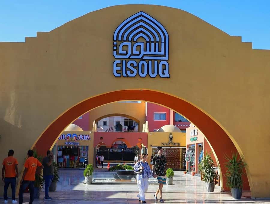 Hurghada: City Guided Tour with Local Market Stop - The harbor, shipyard, and fish market