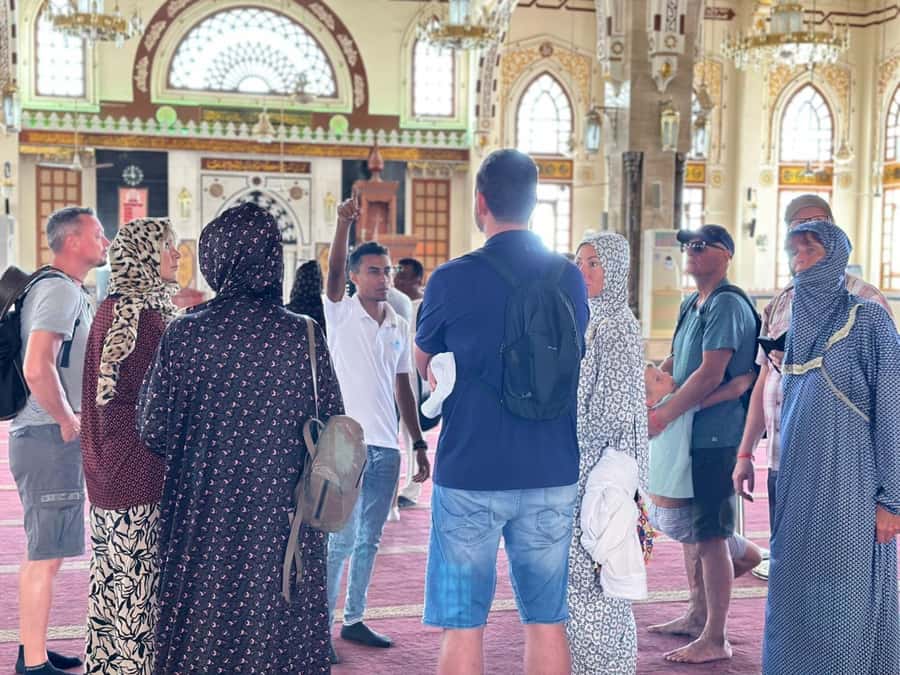 Hurghada: City Guided Tour with Local Market Stop - The old town, bazaar, and shopping stops
