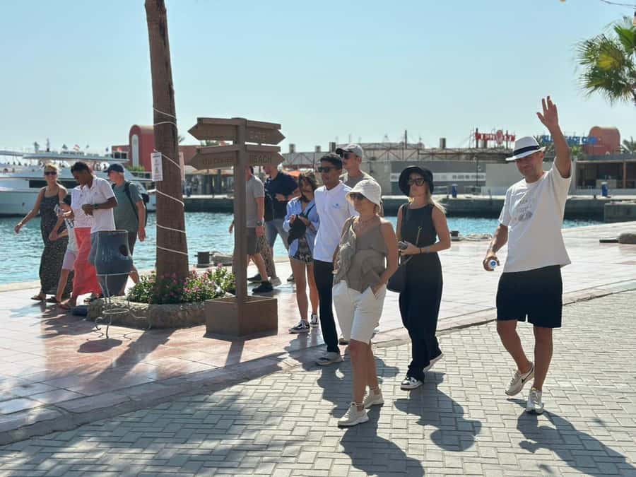 Hurghada: City Guided Tour with Local Market Stop - Guides who shape the experience