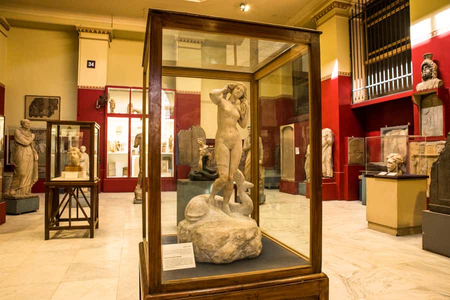 Hurghada Day Trip to Giza Pyramids, Sphinx, Museum and lunch - Giza Pyramids: the main event