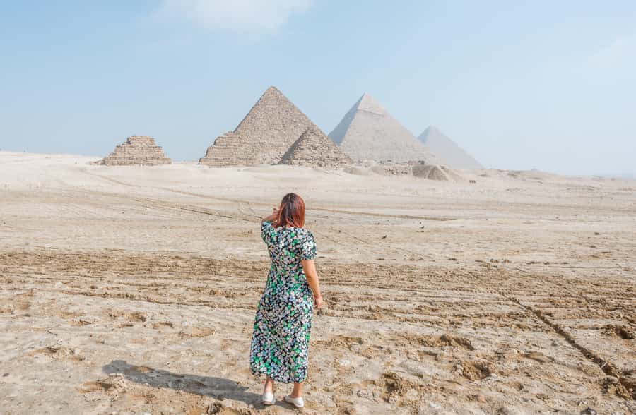 Hurghada Day Trip to Giza Pyramids, Sphinx, Museum and lunch - Guides make the biggest difference