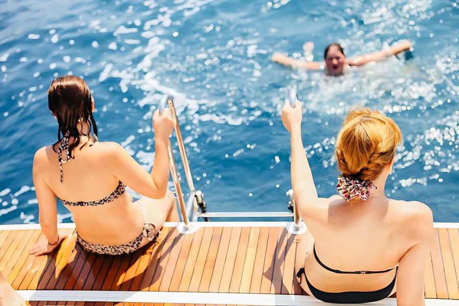 Hurghada: Dolphin Cruise with Snorkeling & Buffet Lunch - Banana boat and sofa boat rides