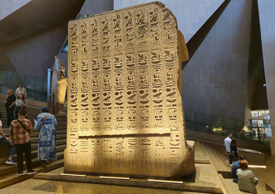 Hurghada: Grand Egyptian Museum, Pyramids & Sphinx Day Tour - The guides are the heart of the day
