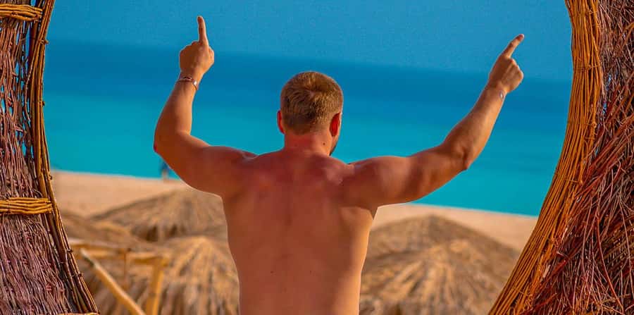 Hurghada: Hula Hula Cruise with Lunch, Massage, & Snorkeling - Guides can make or break the day
