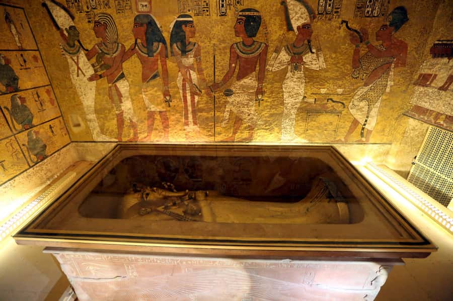 Hurghada: Luxor Highlights & King Tut Tomb Tour with Lunch - What makes this Hurghada to Luxor day trip worthwhile