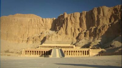 Luxor Highlights & King Tut Tomb Tour with Lunch