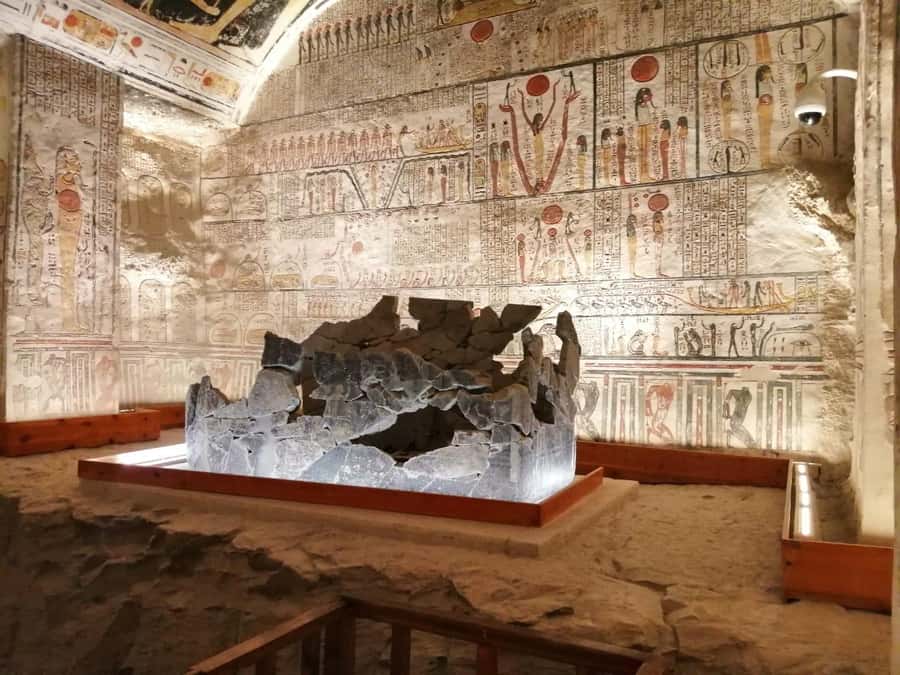 Hurghada: Luxor Highlights & King Tut Tomb Tour with Lunch - Tutankhamun’s tomb and the boy king