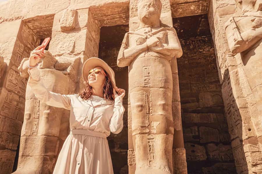 Hurghada: Luxor Tour with Valley of Kings, Karnak & Tut Tomb - The Colossi of Memnon and Amenhotep III