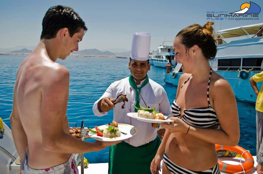 Hurghada: Luxury Orange Bay Cruise with Lunch and Pickup - The 45-minute Orange or Giftun Island stop