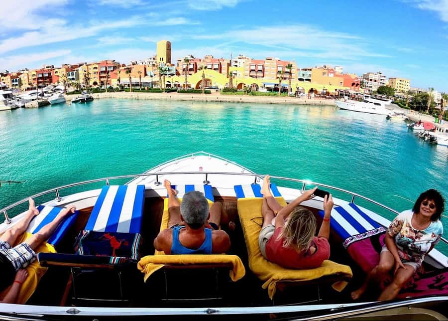 Hurghada: Luxury Orange Bay Cruise with Lunch and Pickup - Language, groups, and the comfort question