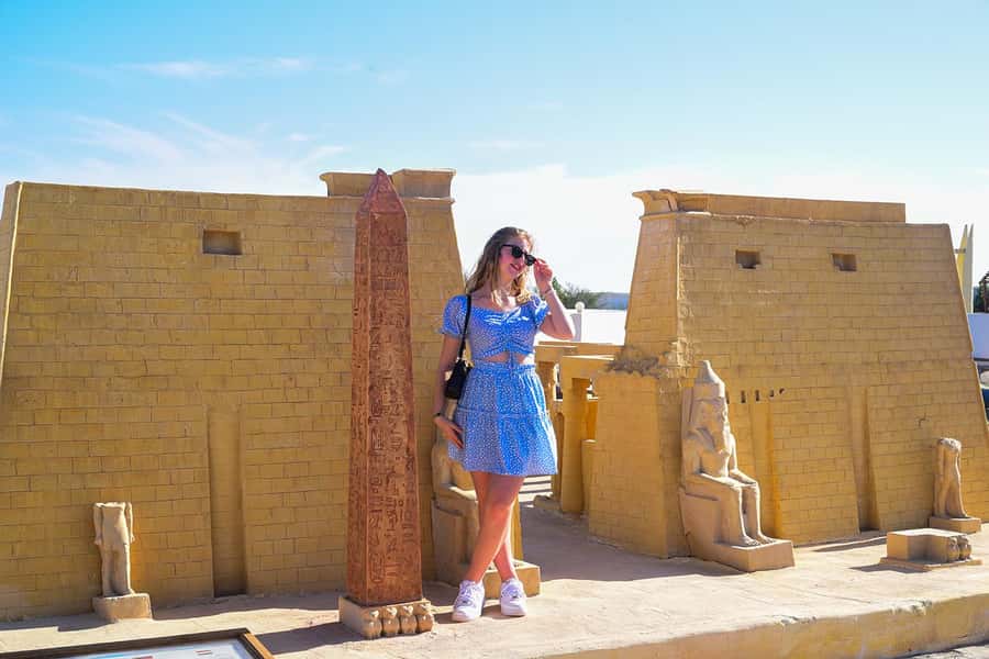 Hurghada: Mini Egypt Park Entry Ticket, Tour, and Transfers - Walking from Aswan to Luxor