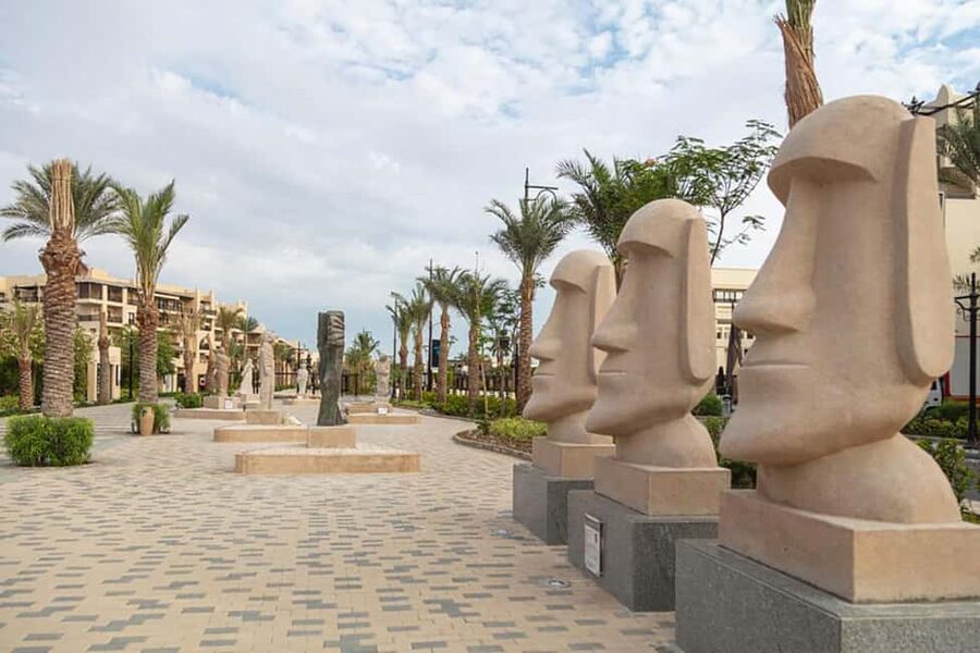 Hurghada: Morning or Sunset Sights Guided Tour with Shopping - The guides make the biggest difference