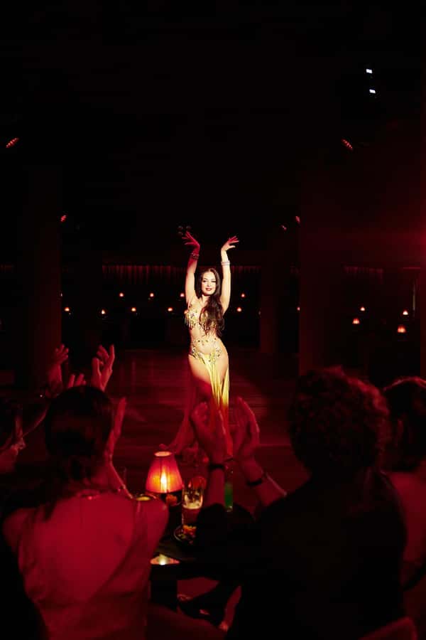 Hurghada: Naz Cabaret ticket with beverages - Transport from Hurghada and Nearby Resorts