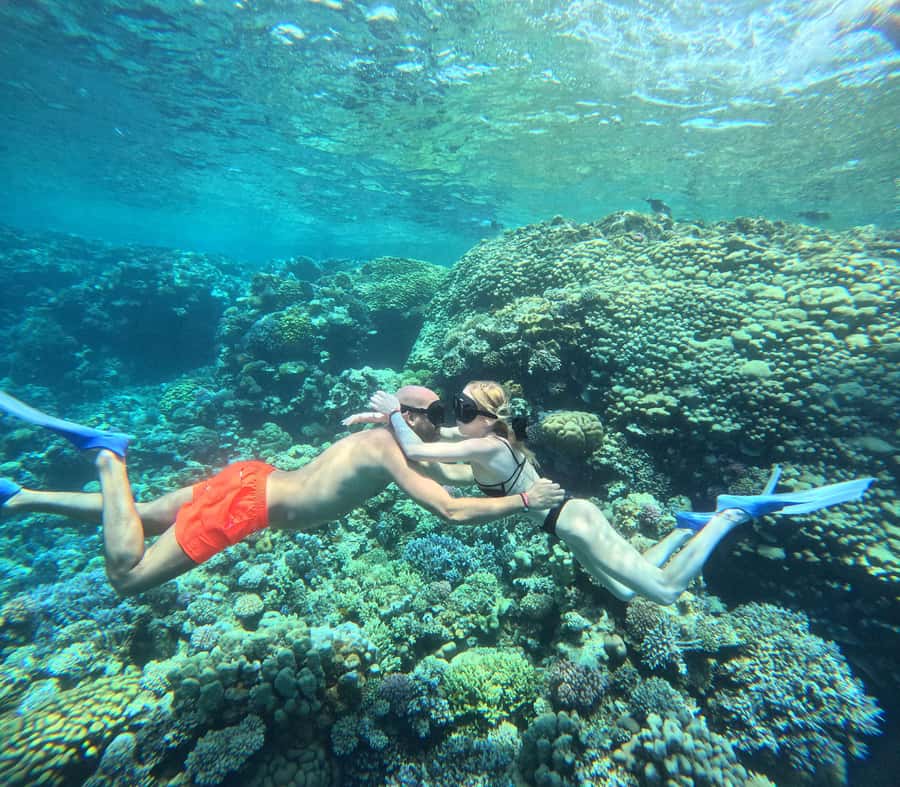 Hurghada: Orange Bay Island with breakfast, lunch & watersports - Crew service and languages