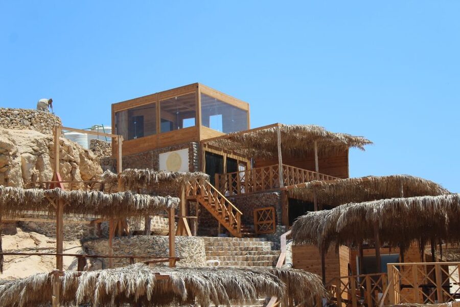 Hurghada: Orange Bay Snorkeling with Lunch & Optional Diving - Yacht lunch versus speedboat refreshments