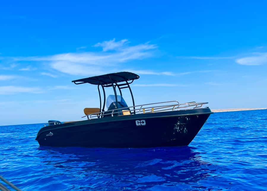 Hurghada: Private Speedboat Adventure with Snacks & Pick-up - Snorkeling over coral reefs