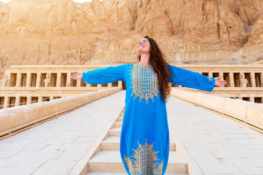 Hurghada: Small-Group Luxor Highlights & Balloon Day Tour - Karnak and Luxor’s grand East Bank finale
