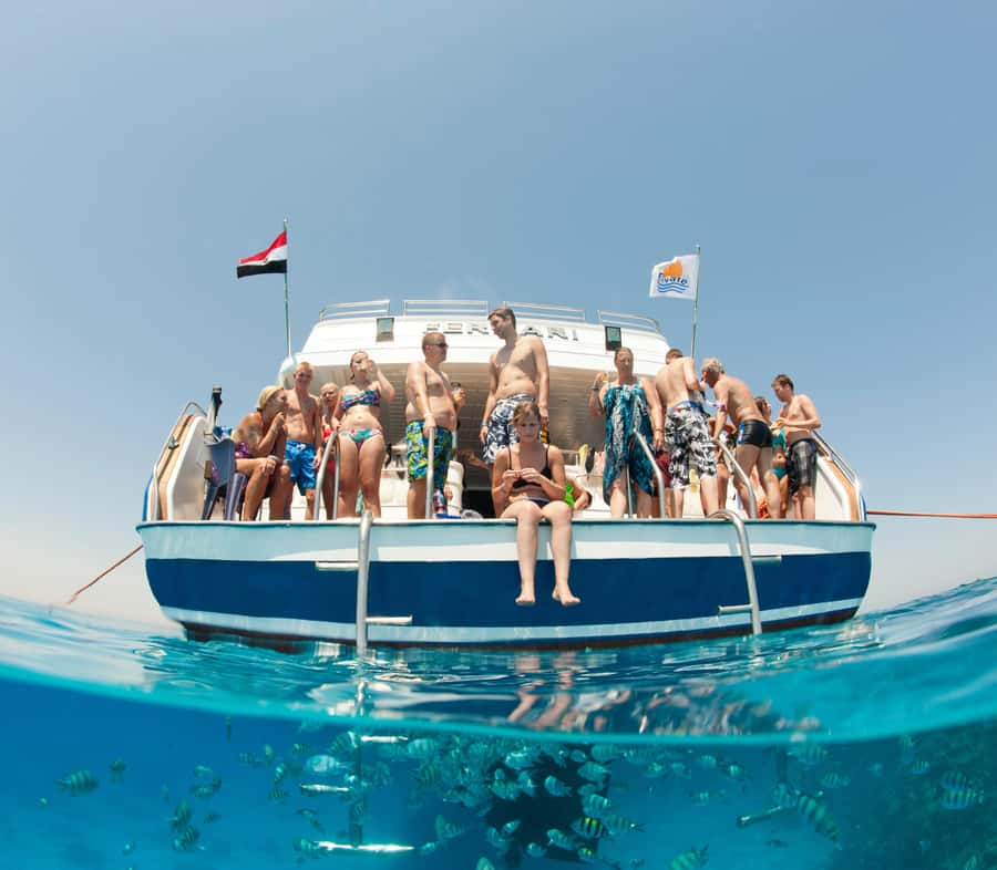 Hurghada: Snorkeling 6 x 1 to Orange Bay w Diving & Massage - Two snorkeling stops on the Giftun route