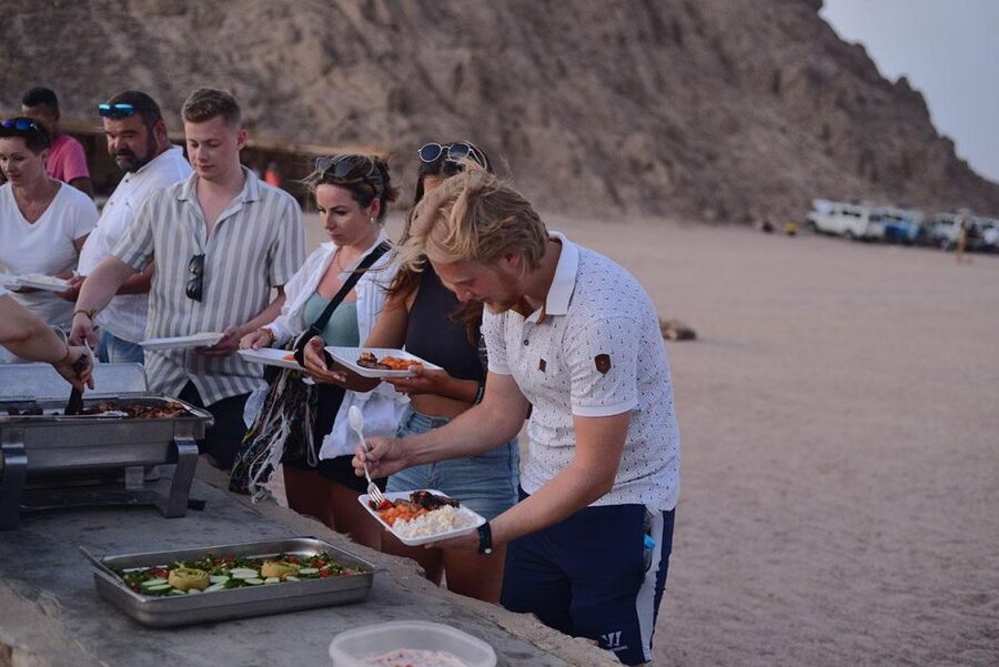 Hurghada: Star Watching Desert Adventure by Jeep with Dinner - Should you book the Hurghada star-watching desert adventure?