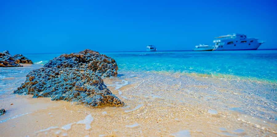 Hurghada: Sunset Hula Hula Island W/ Snorkeling & Lunch - What to bring and what to expect onboard