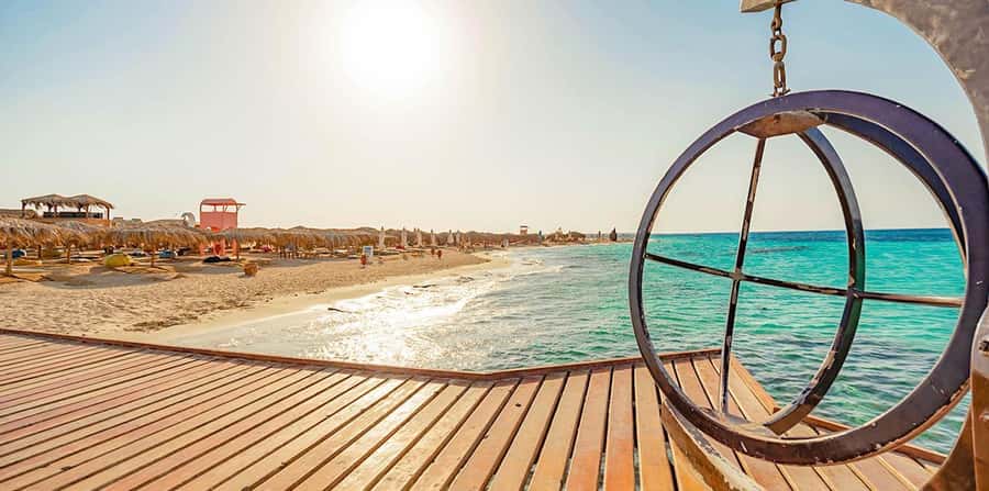 Hurghada Sunset Paradise Island Tour With Snorkeling & Lunch - Choosing between the seven-hour yacht and three-hour speedboat