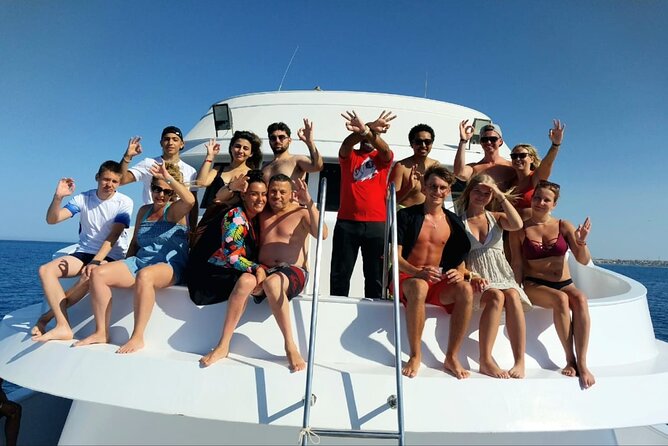 Intro Diving Beginner and Discover Red Sea Underwater - The 90-minute surface break and lunch onboard
