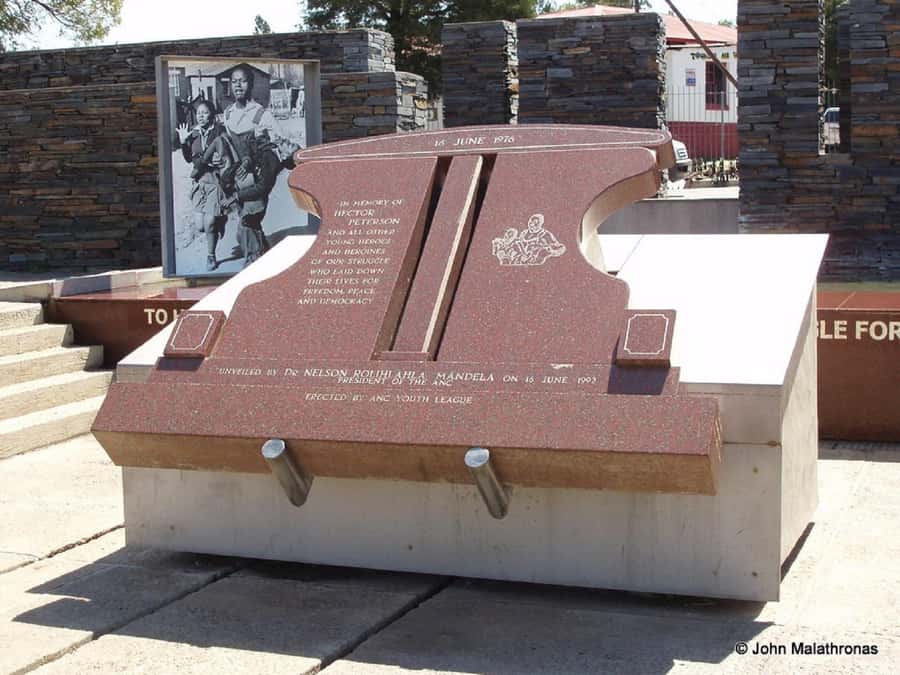 Johannesburg and Soweto: Half-Day Tour - From Johannesburg’s freeways to Soweto’s streets