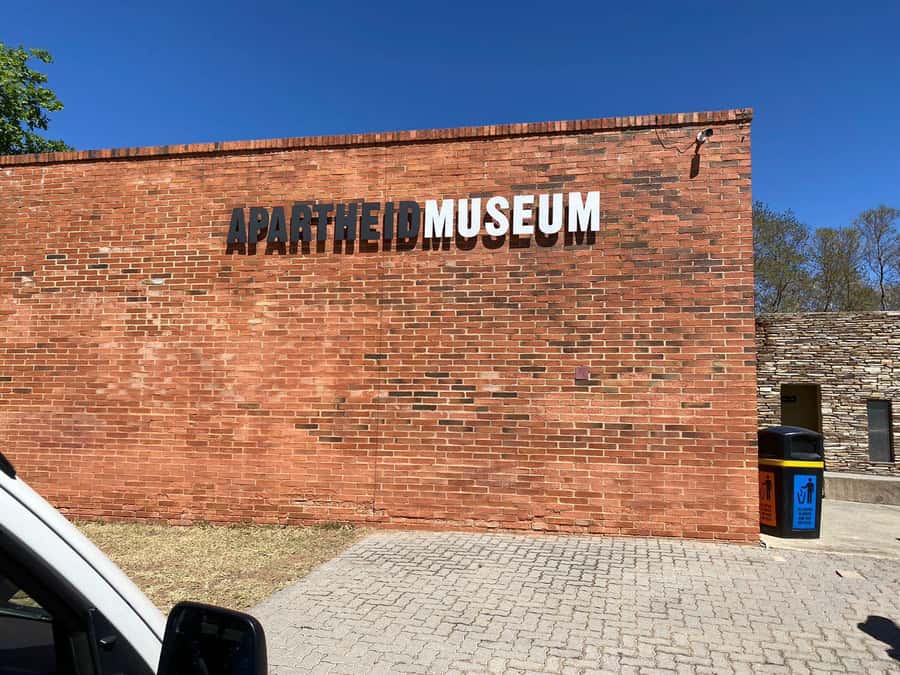 Johannesburg: Full-Day Tour with Soweto and Apartheid Museum - Johannesburg’s old CBD and its changing face