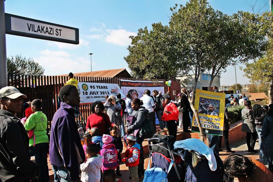 Johannesburg: Soweto Half-Day Tour - From Johannesburg to Soweto: the first 45 minutes