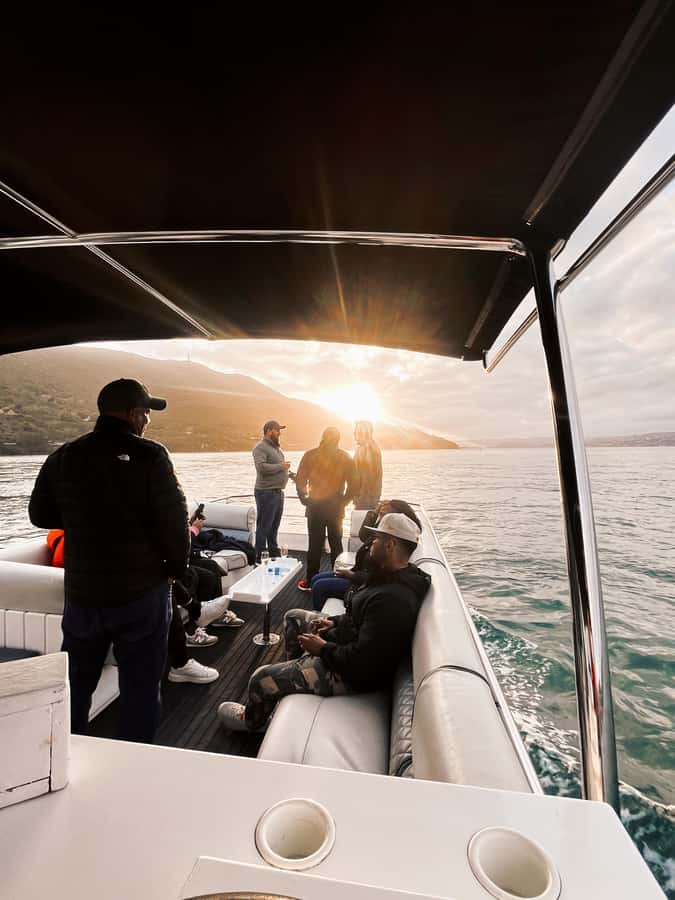 Knysna: Wine & Oyster Luxury Lounger Sunset Cruise - Should you book the Wine and Oyster Sunset Cruise?